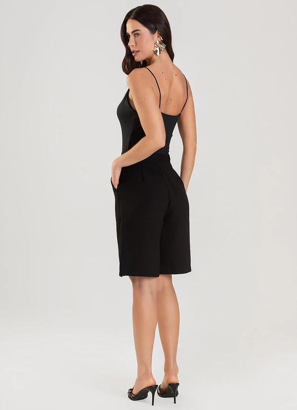 Dianna - Bermuda Jorts Feminina Reta em Sarja Preto 4