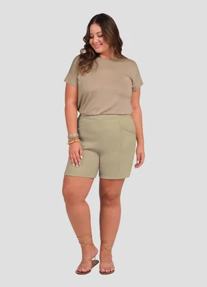 Cereja Rosa - Bermuda Plus Size em Alfaiataria com Bolsos Bege - CEREJA ROSA