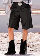 Short Preto em Material Sinttico Pu
