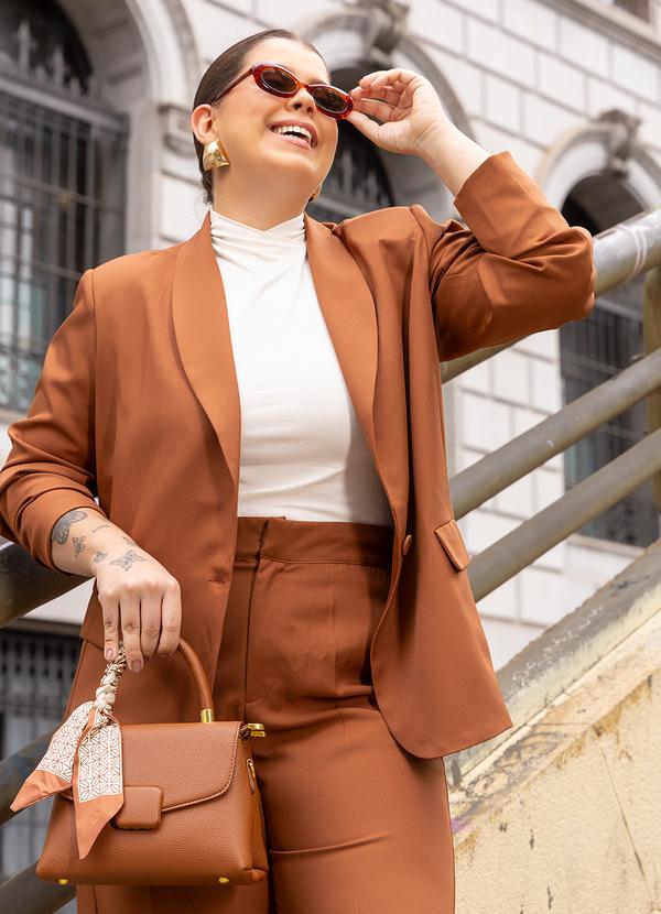 Quintess - Blazer Alongado Avelã em Alfaiataria 10