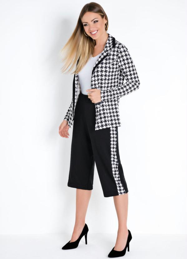 Quintess - Blazer Branco e Preto com Fechamento em Botão 3