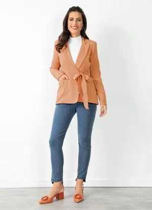 Quintess - Blazer Caramelo com Bolsos e  Amarração - QUINTESS