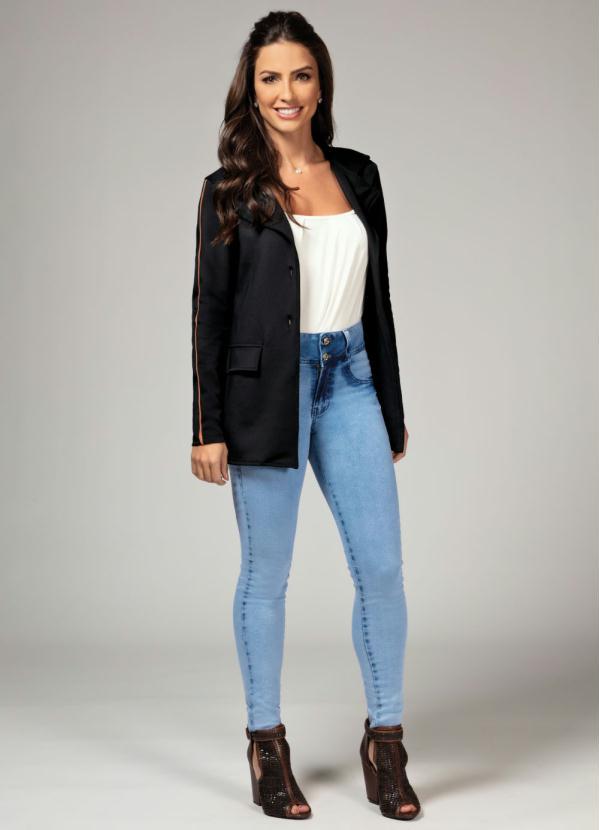 Quintess - Blazer com Friso Contrastante nas Mangas Preto 3