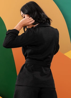 Quintess - Blazer Preto em Tecido Texturizado com Bolsos - QUINTESS