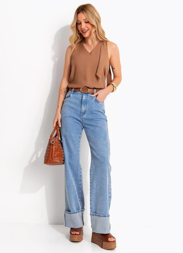 Quintess - Blusa Alfaiataria Caramelo com Decote V e Amarração no Ombro 8