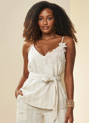 Doce Trama - Blusa Celebration em Linho com Cinto Branco - DOCE TRAMA