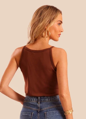 Doce Trama - Blusa de Alça Canelada Decote U Miragem Marrom - DOCE TRAMA