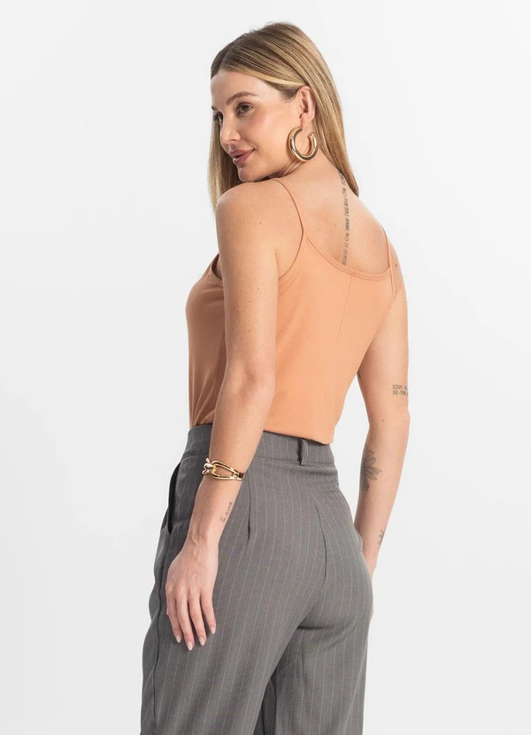 Rovitex - Blusa de Alça Viscotorcion Básica Marrom 2