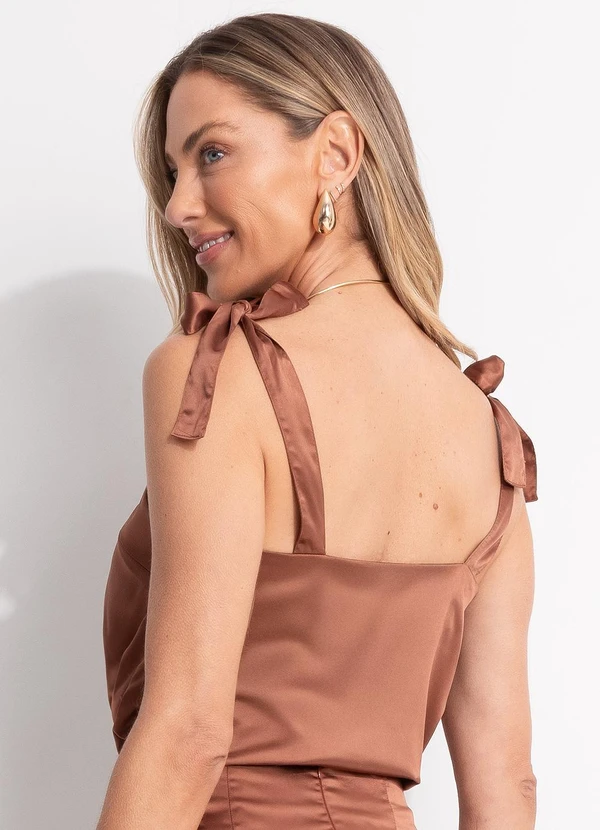 Quintess - Blusa Marrom em Cetim 3