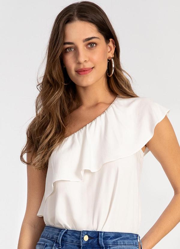 Lunender - Blusa Ombro Só em Viscose com Babado Off White