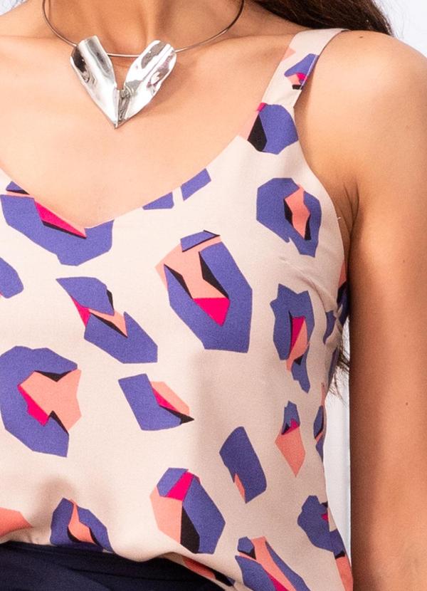 Quintess - Blusa Onça Geométrica em Crepe Plano 5