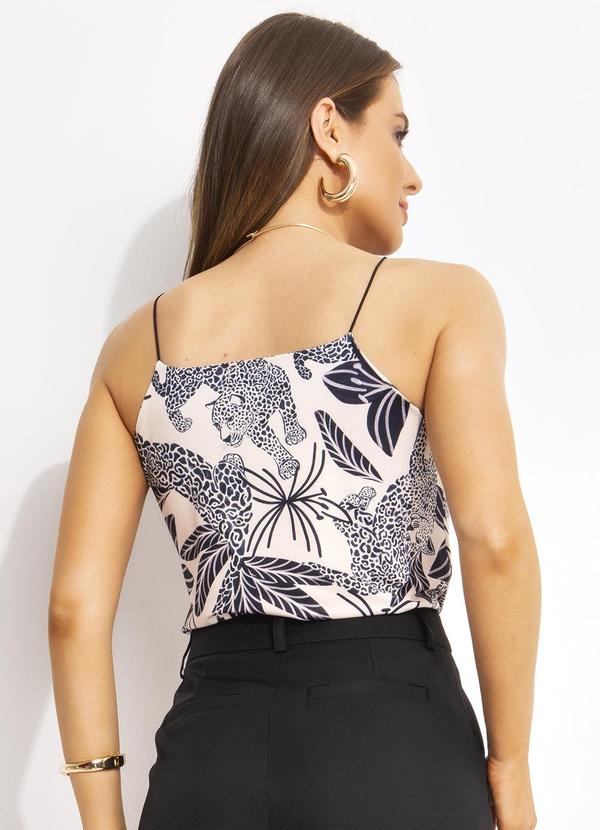 Quintess - Blusa de Alça Fina Estampa Tropical em Malha Fria Soltinha 2