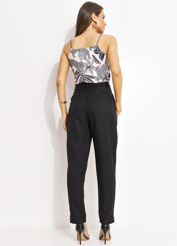 Quintess - Blusa de Alça Fina Estampa Tropical em Malha Fria Soltinha 4