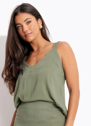 Quintess - Blusa Regata Verde Oliva em Viscose Plana - QUINTESS