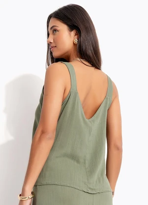 Quintess - Blusa Regata Verde Oliva em Viscose Plana - QUINTESS