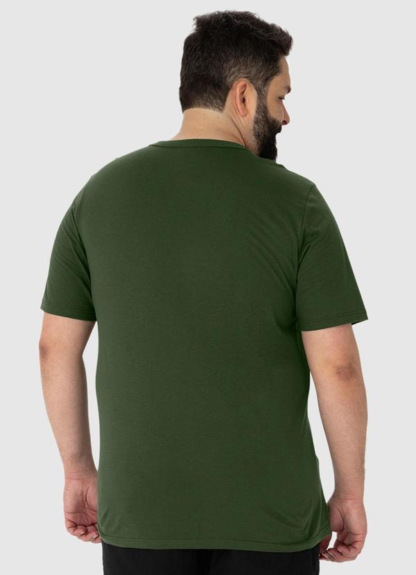 Malwee - Camiseta em Malha Masculina Plus Verde 2