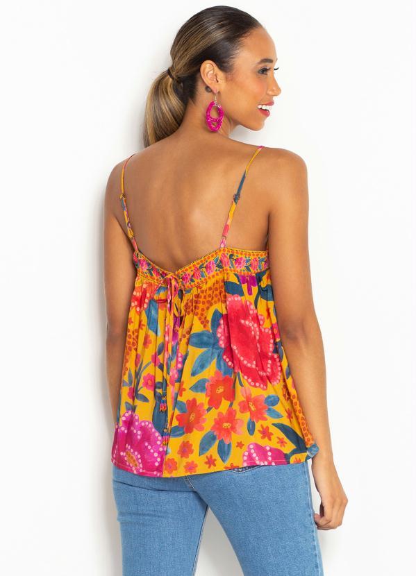 Farm - Regata de Viscose Sonho Floral Amarelo 2