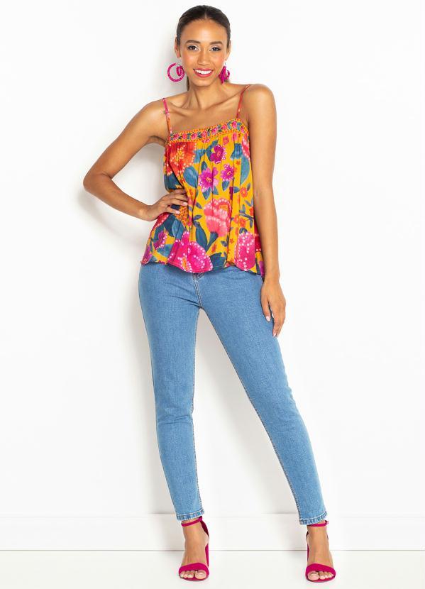 Farm - Regata de Viscose Sonho Floral Amarelo 3