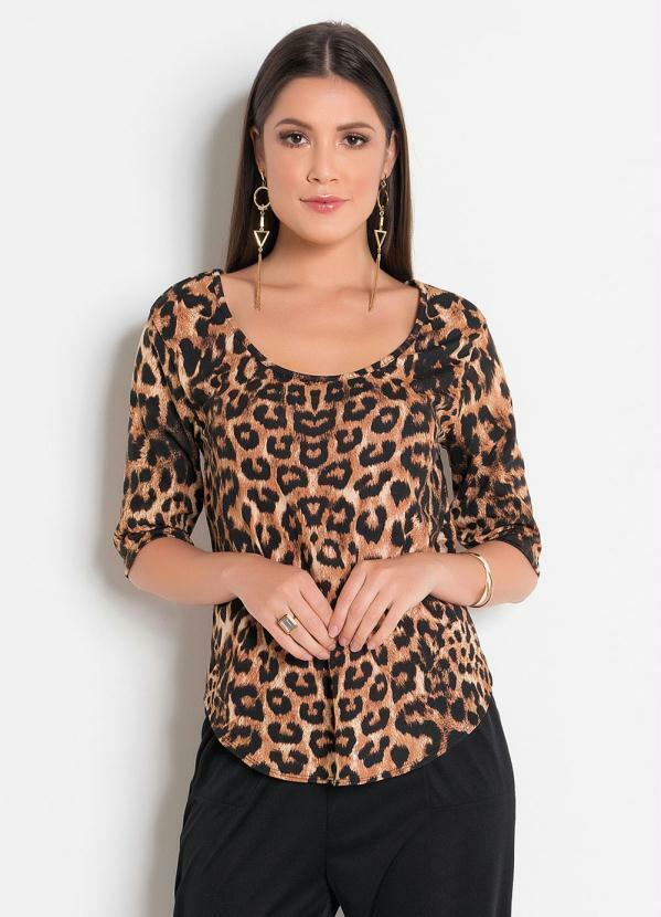 Blusa com Manga 3/4 e Barra Arredondada (Ona)