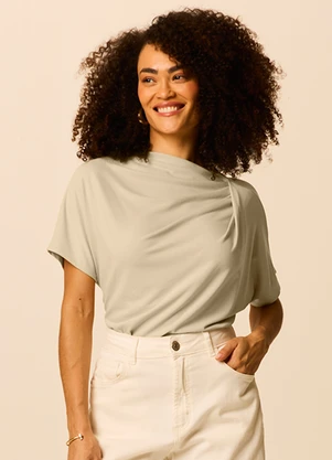 Malwee - Blusa Comfort em Crepe Areia - MALWEE
