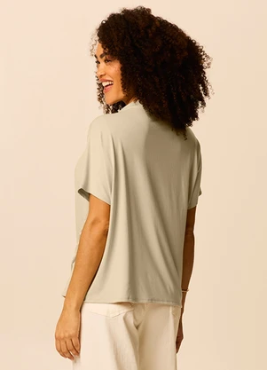 Malwee - Blusa Comfort em Crepe Areia - MALWEE