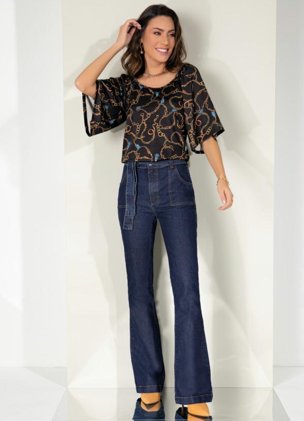 Queima Estoque - Blusa Fivelas Fundo Preto com Mangas Evasê 7