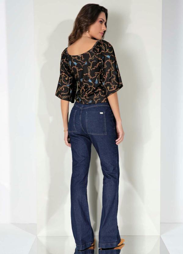 Queima Estoque - Blusa Fivelas Fundo Preto com Mangas Evasê 6