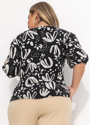 Quintess - Blusa Floral Artístico em Malha de Viscose - QUINTESS