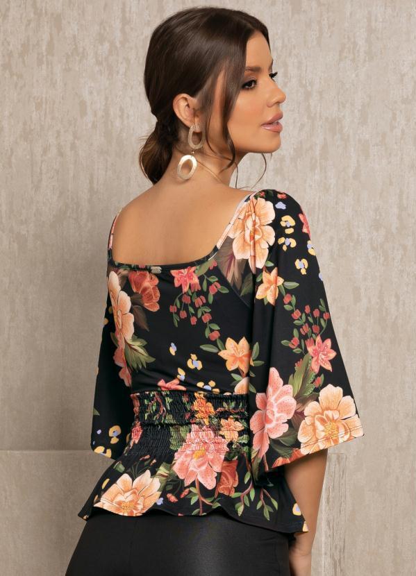 Quintess - Blusa Floral Bege Decote Quadrado e Mangas 3/4 2