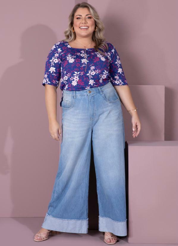 Outlet - Blusa Floral Marinho com Decote Quadrado 2