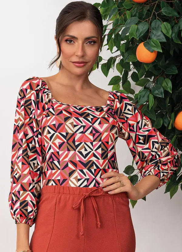 Moda Pop - Blusa Geométrico Colorido em Malha