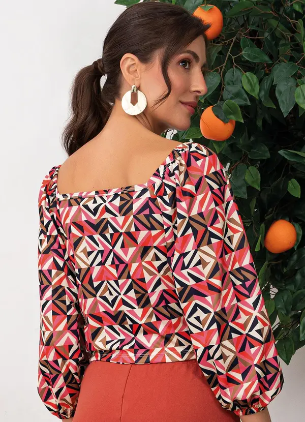 Moda Pop - Blusa Geométrico Colorido em Malha 2