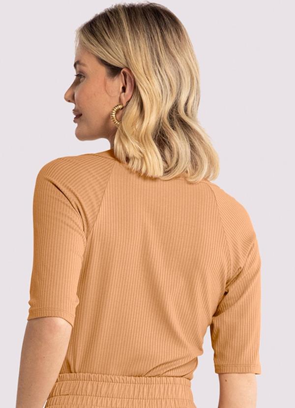 Lunender - Blusa Manga 3/4 Canelada com Franzido Bege 2