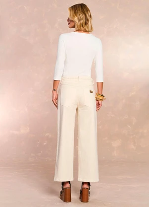 Doce Trama - Blusa Mangas 3/4 Soft Garden em Viscose Branco - DOCE TRAMA