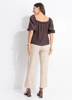 Quintess - Blusa  Marrom em Viscose Plana Sarjada - QUINTESS