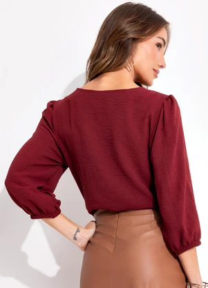 Quintess - Blusa Marsala em Crepe com Manga 3/4 e Detalhe Vazado no Ombro - QUINTESS