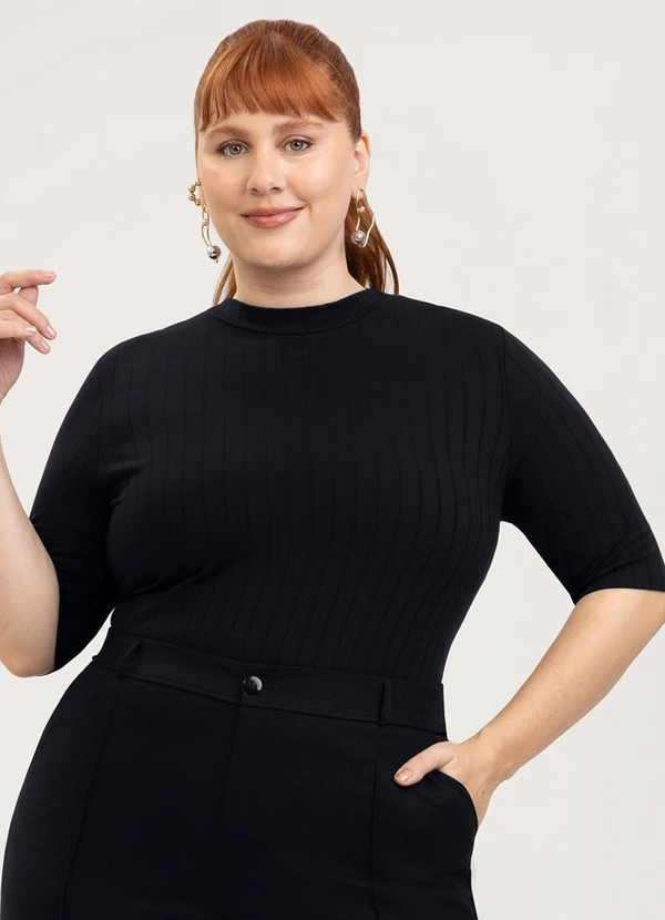 Cativa - Blusa Plus Size em Canelado Preto