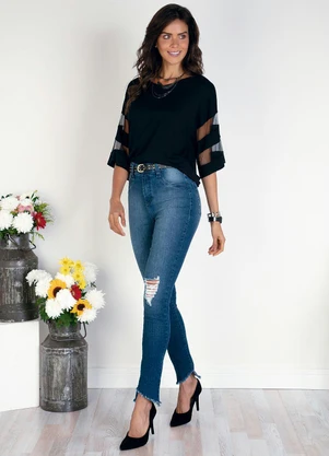 Quintess - Blusa Preta com Detalhes em Tule nas Mangas - QUINTESS