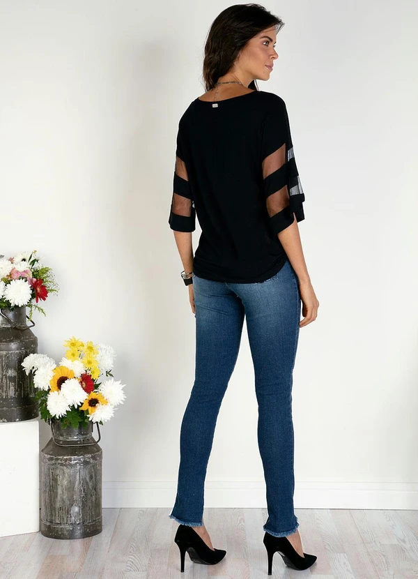 Quintess - Blusa Preta com Detalhes em Tule nas Mangas 7