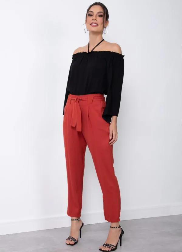 Quintess - Blusa Preta em Viscose Plana Ombro a Ombro 2