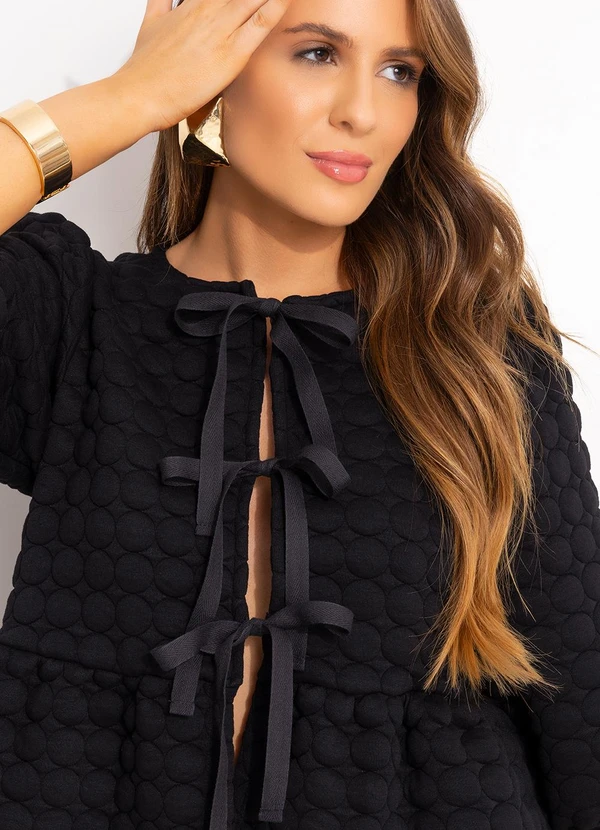 Quintess - Blusa Preto em Malha Matelassê