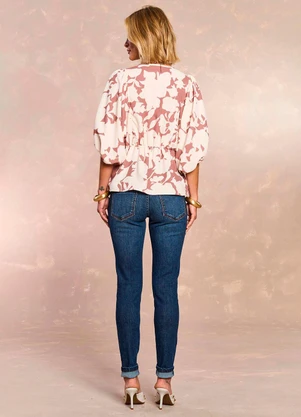 Doce Trama - Blusa Soft Garden em Plano Viscoflow Estampado - DOCE TRAMA