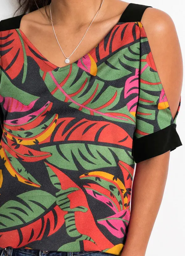 bonprix - Blusa Tropical em Malha Crepe 5