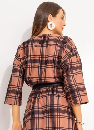 Quintess - Blusa Xadrez Marrom em Malha - QUINTESS