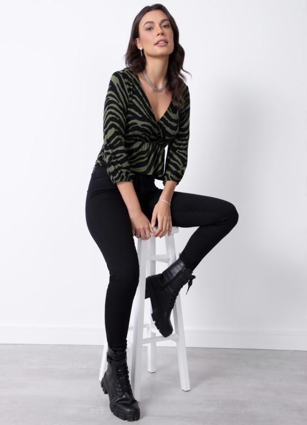 Quintess - Blusa Zebra Verde com Babados 2
