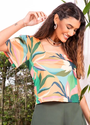 Quintess - Blusa Abstrato Colorido em Malha Fria - QUINTESS