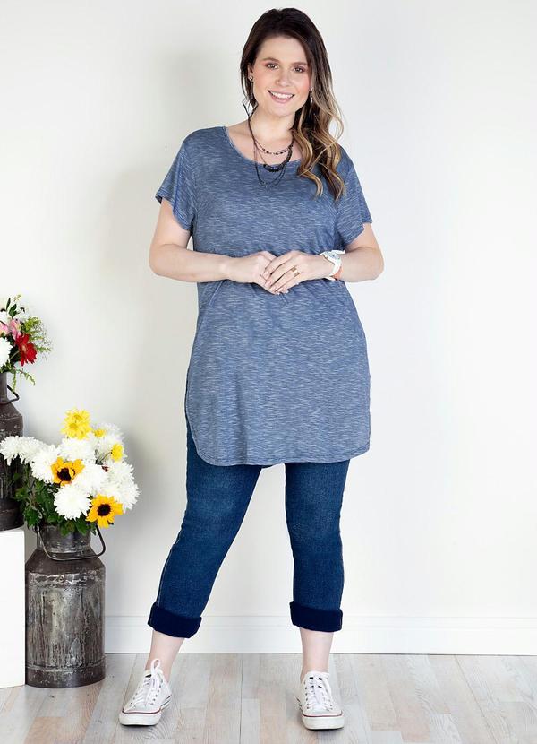 Quintess - Blusa Alongada Azul com Barra Arrendondada 10