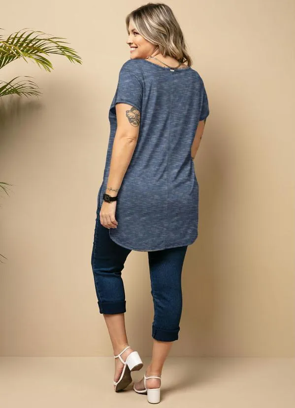 Quintess - Blusa Alongada Azul com Decote V