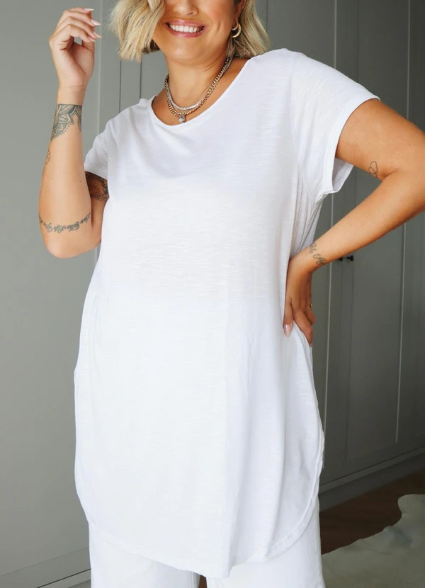 Quintess - Blusa Alongada Branca com Barra Arredondada 3