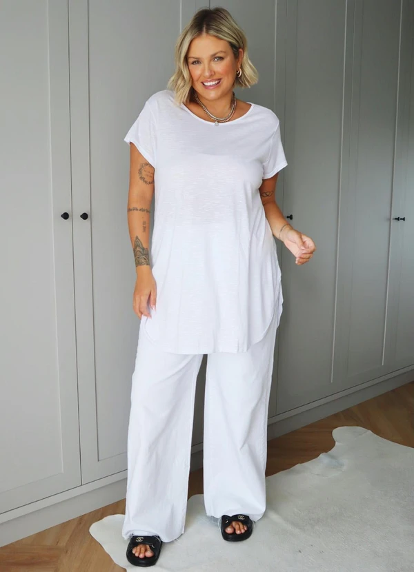 Quintess - Blusa Alongada Branca com Barra Arredondada 2